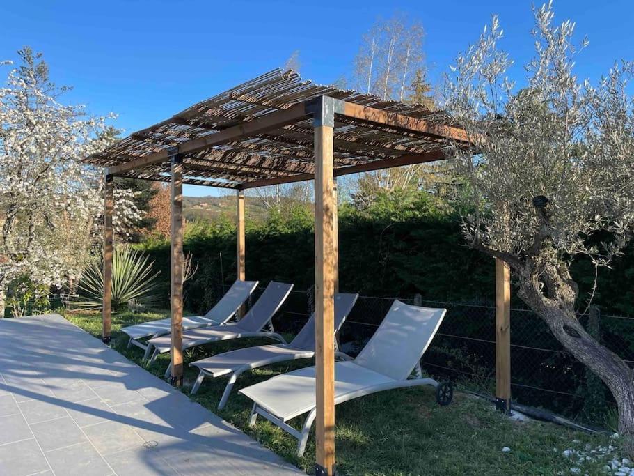 Logements Chaleureux Dans Maison Avec Piscine A 35 Min De Lyon Alix Kültér fotó